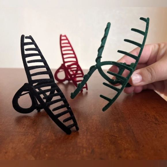 Velvet Loop Claw Clip Trio - Picture 3 of 4